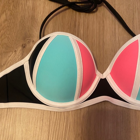 Colorful bikini top - Picture 3 of 6